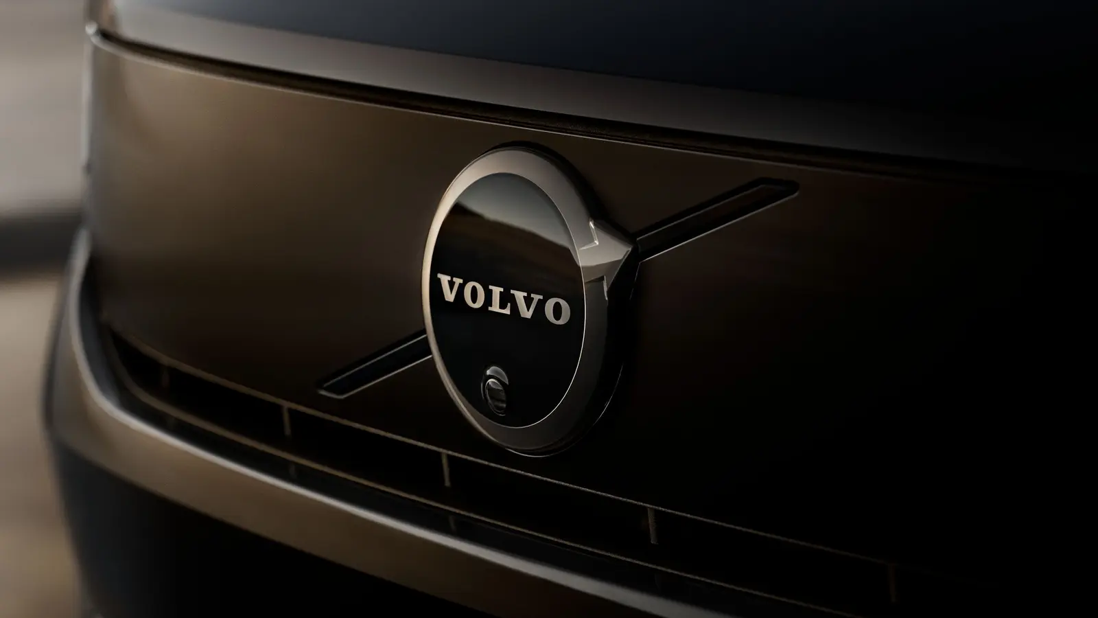 Volvo Refreshes XC40 for 2027 with Tech and Safety Upgrades