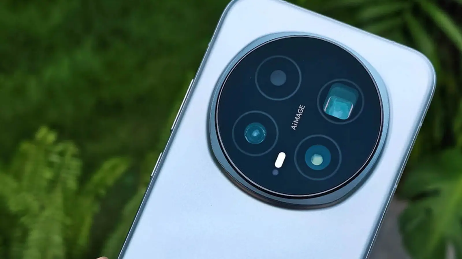 Honor teases Magic9 Pro Max cinematic mic and teleconverter