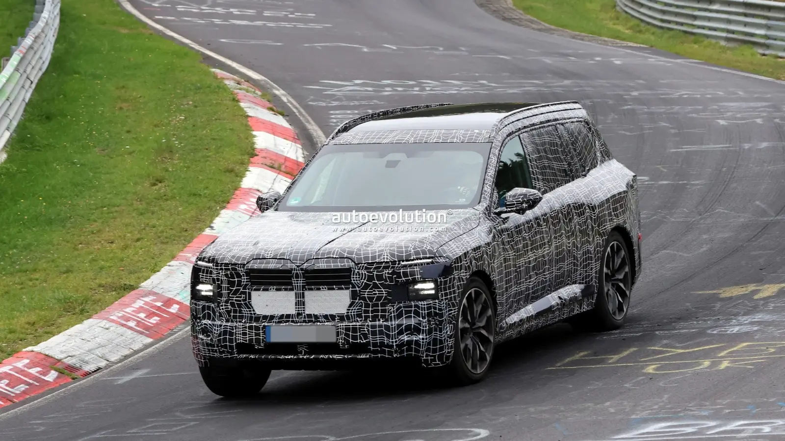 2028 BMW iX7 Spotted With Production Split Headlights