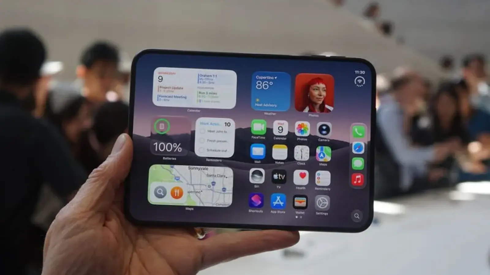 Apple's iPhone Duo crease fix: a replaceable display layer
