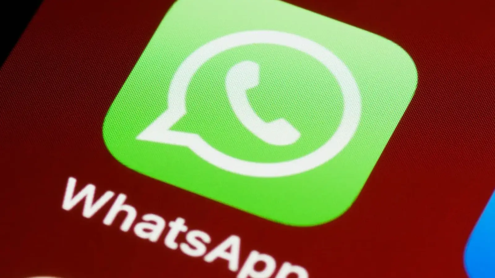 WhatsApp Tests Sound-Enabled Stickers and Two-Line Input