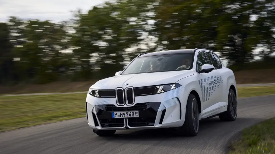 BMW iX5 Hydrogen Hits Public Roads as Real Tests Begin