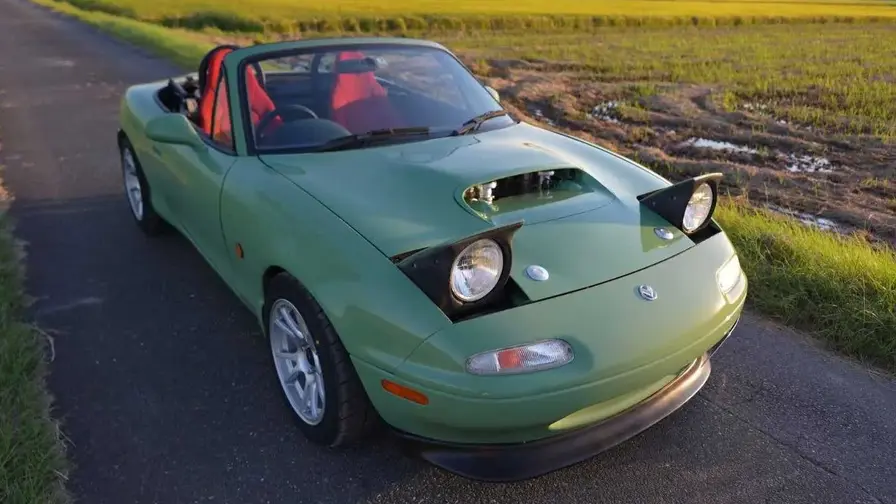 Ferrari V8 Installed in Mazda MX-5 by Daddy Motor Works